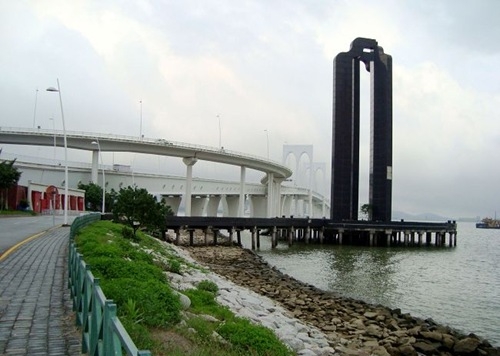 Charters de Almeida, Porta do Entendimento, 1994